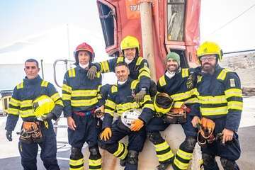 Los Bomberos de Gran Canaria se estrenan con un vehículo en vertical en el Encuentro Nacional de Rescate en Accidentes de Tráfico/TA.